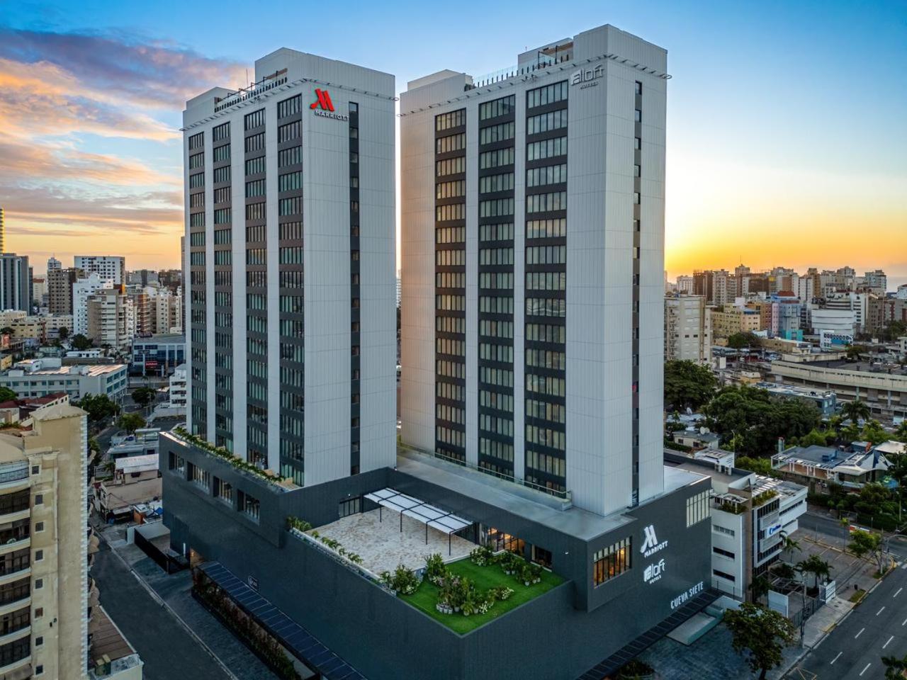 Отель Aloft Santo Domingo Piantini Экстерьер фото