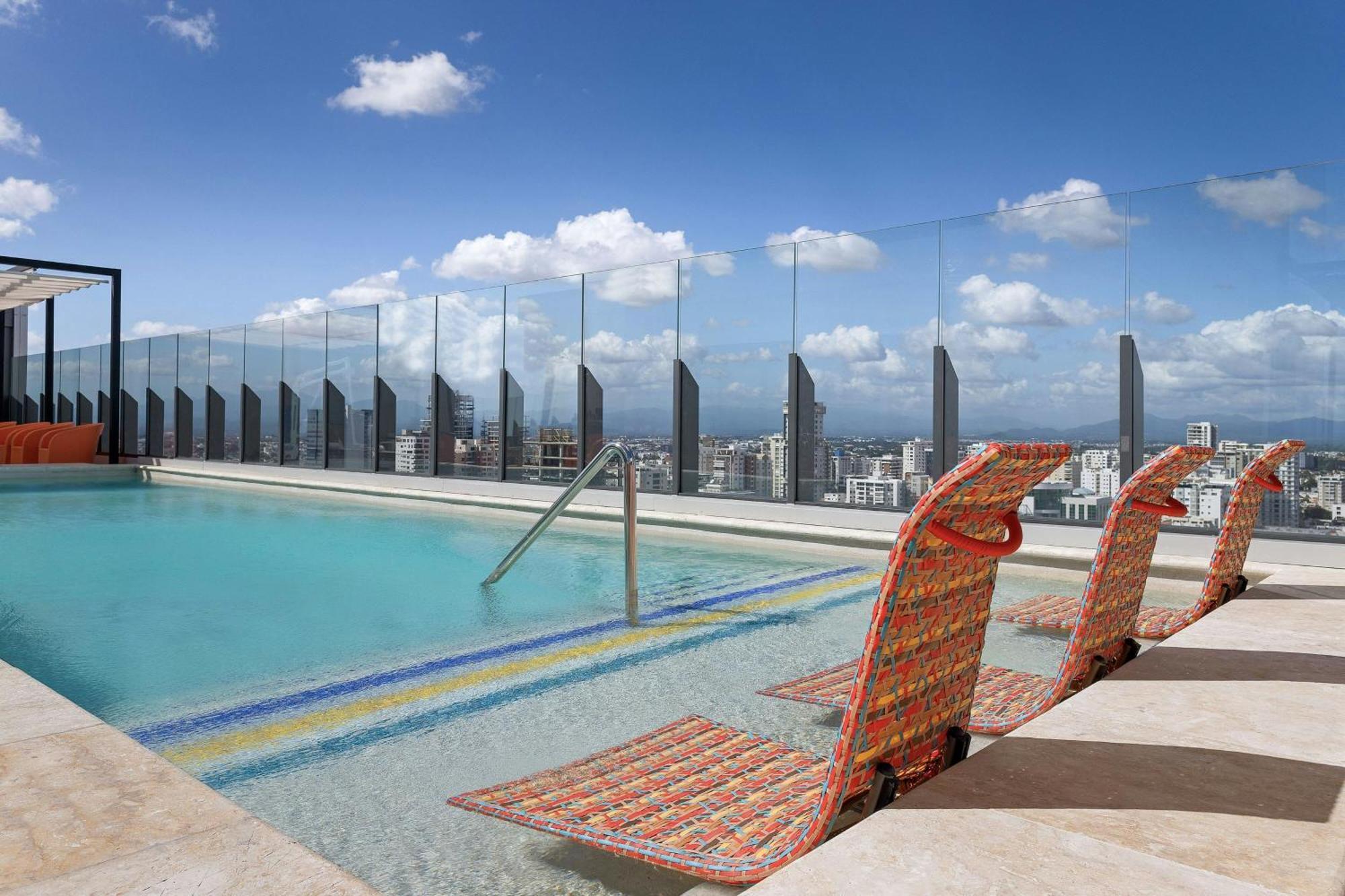 Отель Aloft Santo Domingo Piantini Экстерьер фото