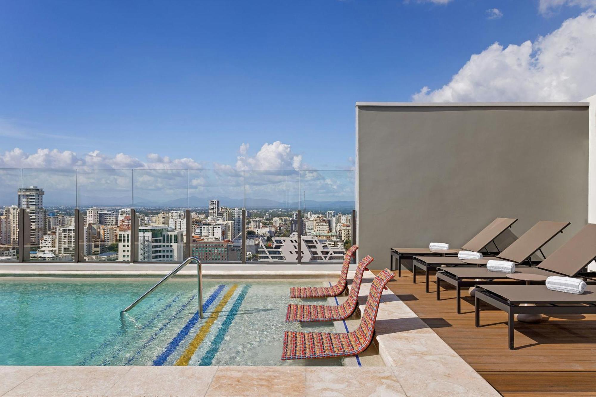 Отель Aloft Santo Domingo Piantini Экстерьер фото