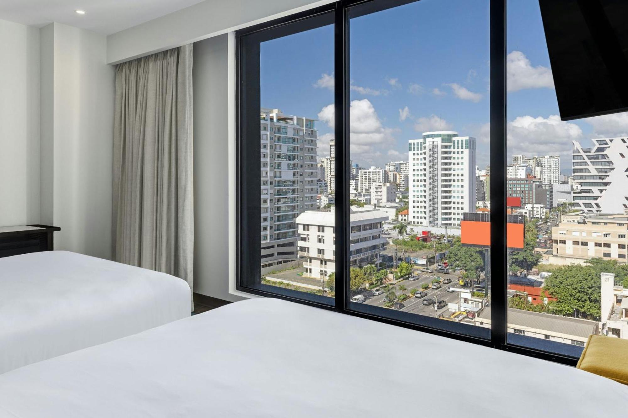 Отель Aloft Santo Domingo Piantini Экстерьер фото